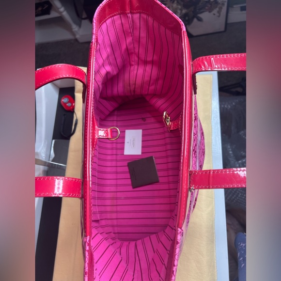 Louis Vuitton Authentic Handbag - Picture 6 of 16